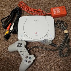 PLAYSTATION + ACCESSORIES 