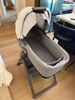 Nuna MIXX Series Bassinet + Stand