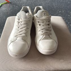 Men On Cloud Size 9.5