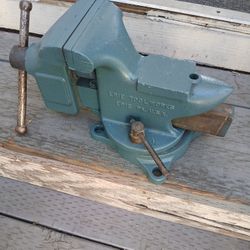Anvil Bench Vise