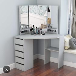 Brand New Córner Vanity  Table 