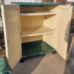 Starplast 39" Indoor/Outdoor Garage Patio Waterproof Lockable Storage Cabinet