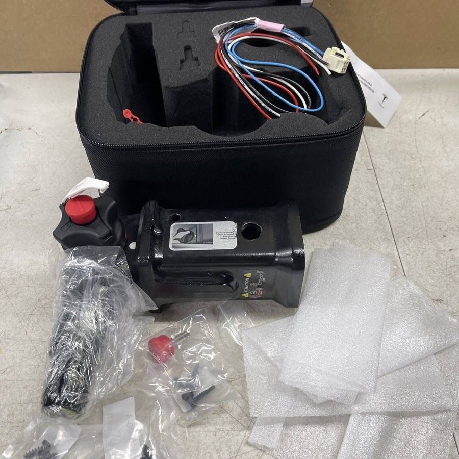 Tesla Model X Trailer Hitch Tow Hook 1027582-00-B 1027