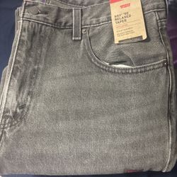 Levis (33x32