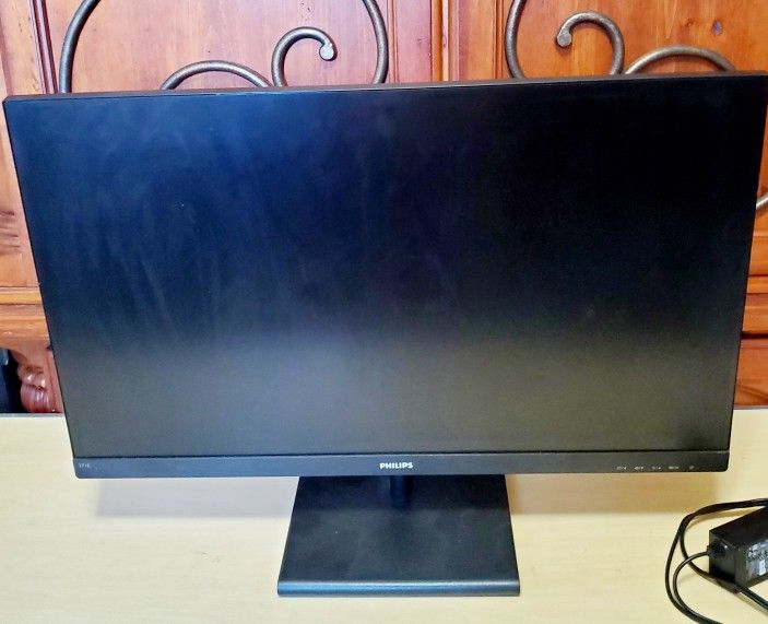 27" Phillips Lcd Computer Monitor In Great Condition