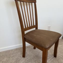 Berringer Spindle Back Dining Chair (Set of 2)
