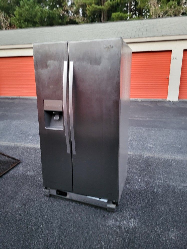 Whirlpool Stainless Steel Side By Side Refrigerator With Water and Ice