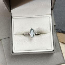 925 Sterling Silver Blue Topaz Ring 