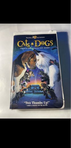 Warner Home Video Cats & Dogs VHS 2001 NTSC Clamshell PG CC Comedy Family