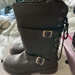 Girls boots