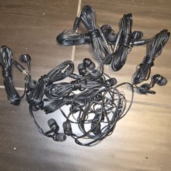 Earphones 1 Dollar Each