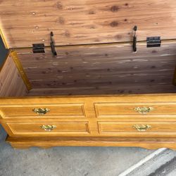 Cedar Blanket Chest 