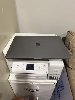 Macbook pro 1tb 16memory