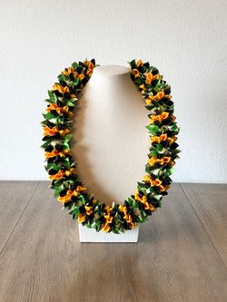 CSULA CSULB Graduation Lei - Black and Yellow Gold Lei