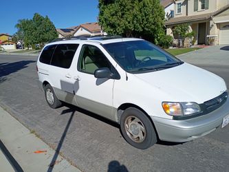 2000 Toyota Sienna