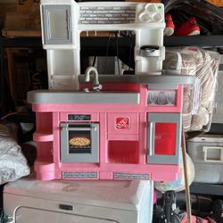 Girls Play Kitchen