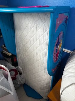 Toddler bed
