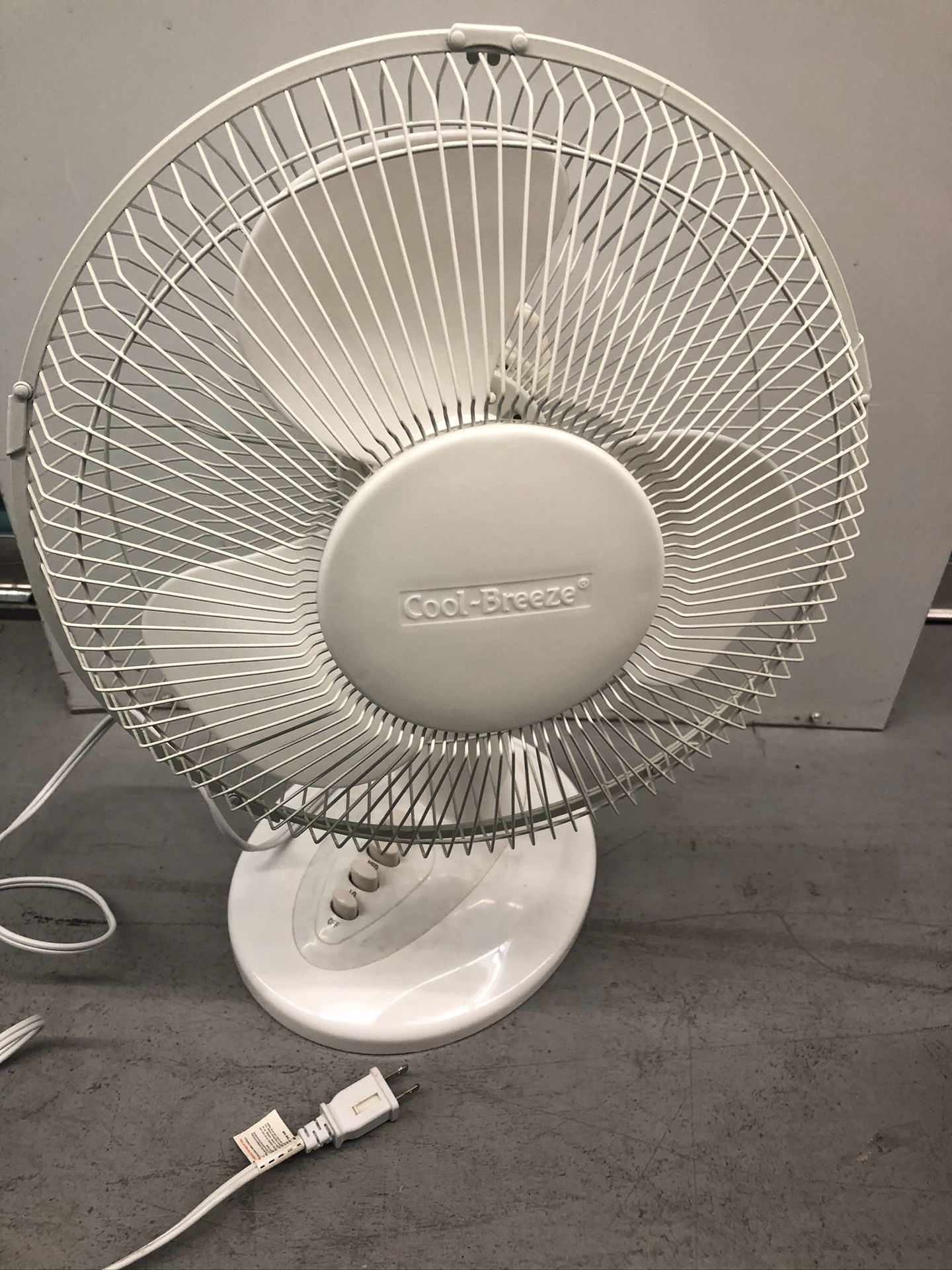 12 inch oscillating white fan
