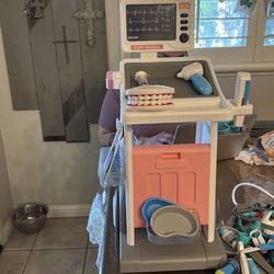 Kids medical care cart and accessories
