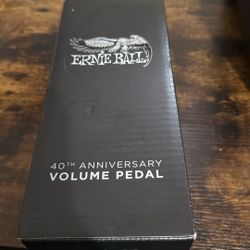 *In Box Ernie Ball 40th Anniversary Volume Pedal**
