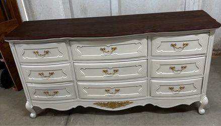 dresser