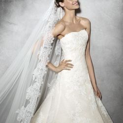 Pronovious wedding dress