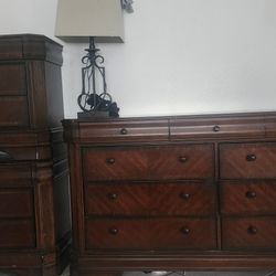 Dresser Set