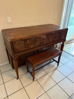 E.Healy Piano