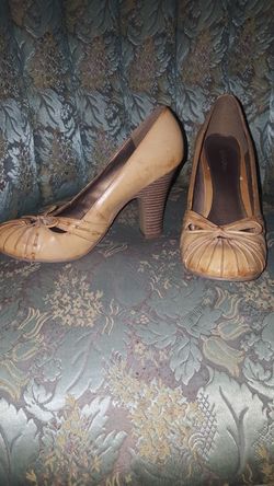 Xhilaration heels size 8 1/2