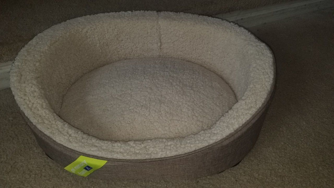 Pet Bed, Cat or Small Dog - Brand New, never used