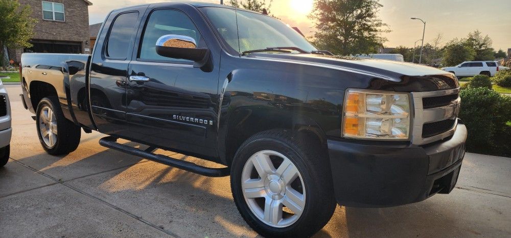 Chevrolet Silverado LT