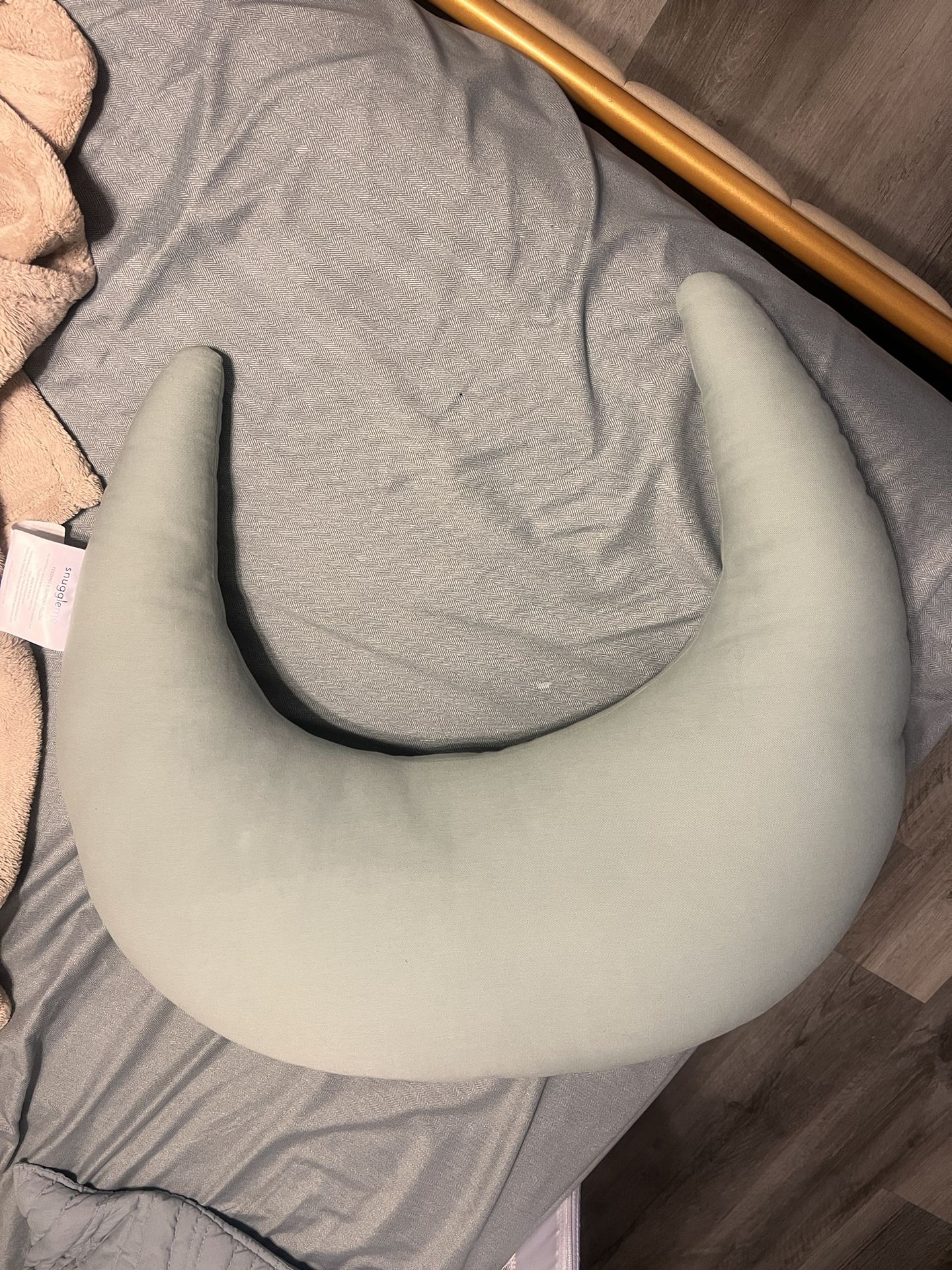 Snuggle me organic nursing pillow