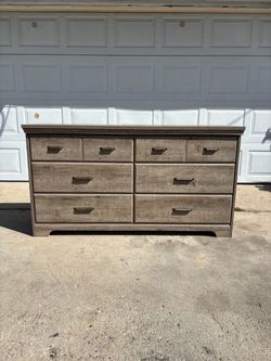 ‼️Versa 6-Drawer Weathered Oak Dresser‼️FOR SALE 250$ OR BEST OFFER🚚DELIVERY AVAILABLE🚚