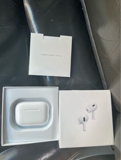 Apple AirPods Pro with Charging Case