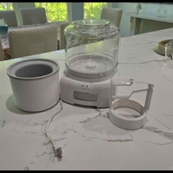 Cuisinart 1.5 Quart Ice Cream Maker – Pristine Condition (Used Once) 🍦