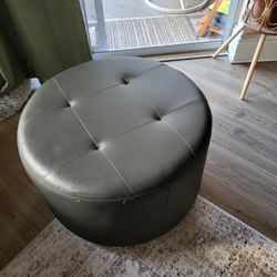 Ottoman (Rotates / Rotating)