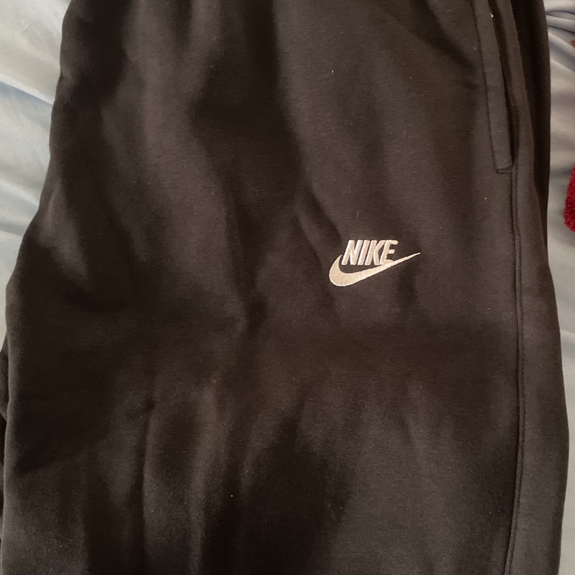 Nike Black Standard Fit Taper Leg Regular Length Sweatpants