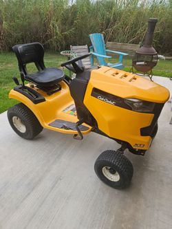 2015 Cub Cadet xt1 mower