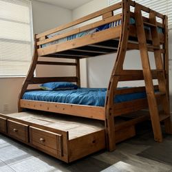 Bunk Bed / Camarote