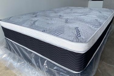 Queen Euro Bamboo Pillow Top Mattress!!