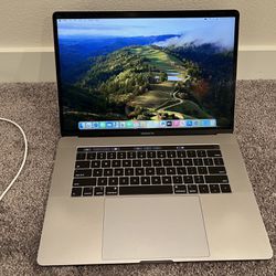 15” MacBook Pro Silver (Retina, 2018) 32GB 500GB