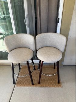 2  swivel counter height barstools