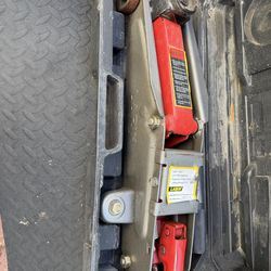 Larin 2.5 Ton Hydraulic Floor Jack (Model DQY-5001)