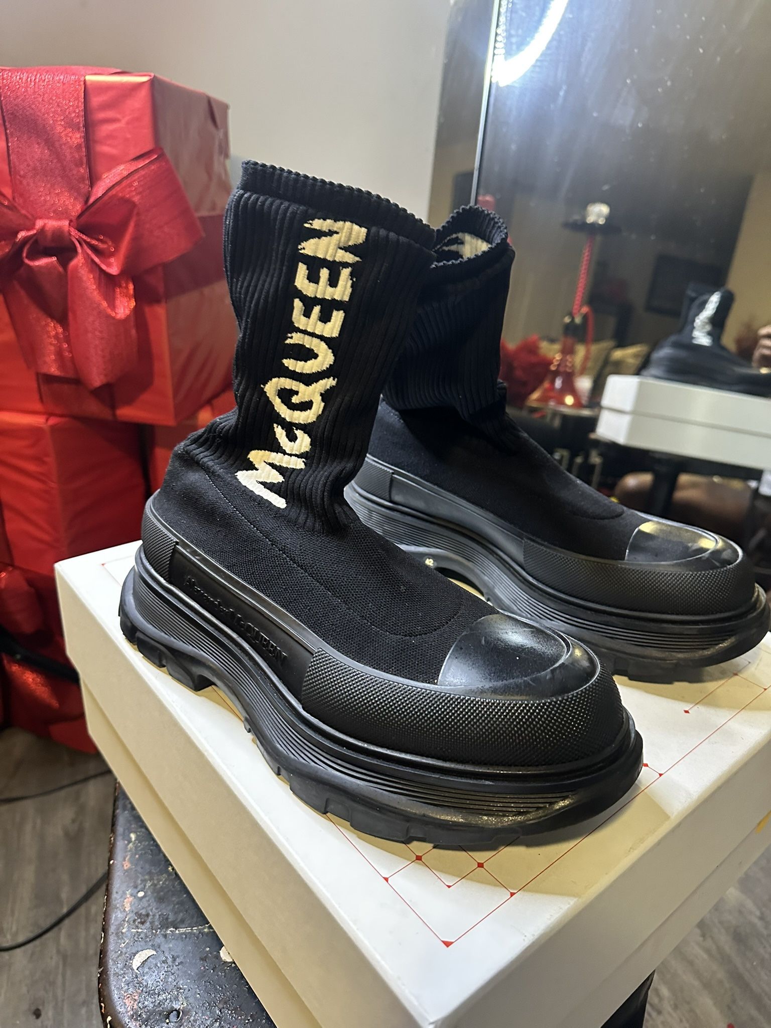 $160 McQueen Sock Boots Sz8