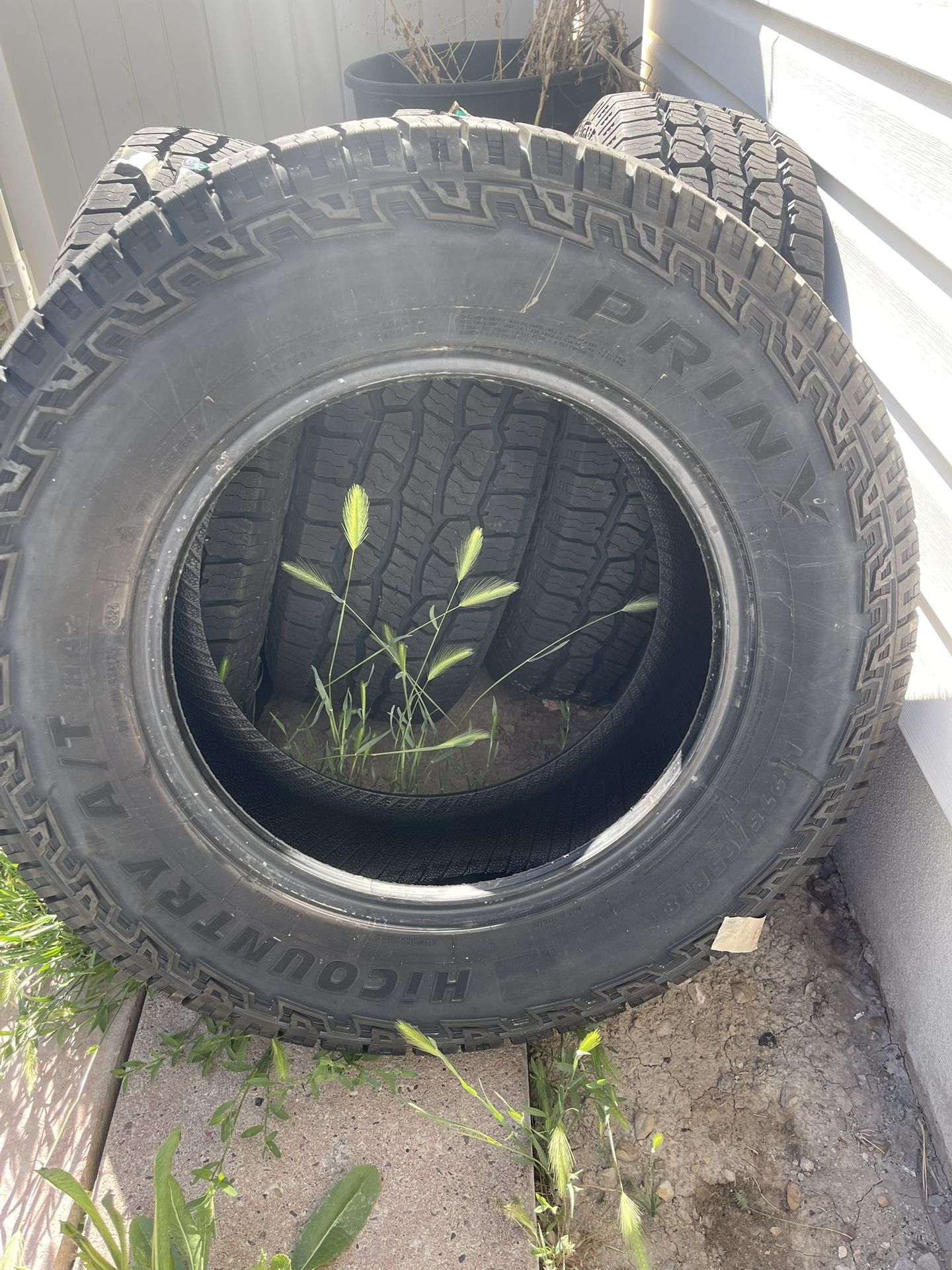 Prinx Hi Country A/T Tires 275/65/18
