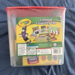 90 Piece Crayola Activity Kit 