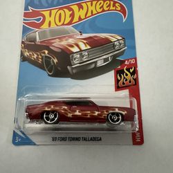 Hot Wheels HW Flames '69 Ford Torino Talladega 4/10 32/250