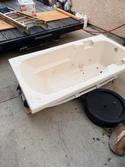Jacuzzi tub