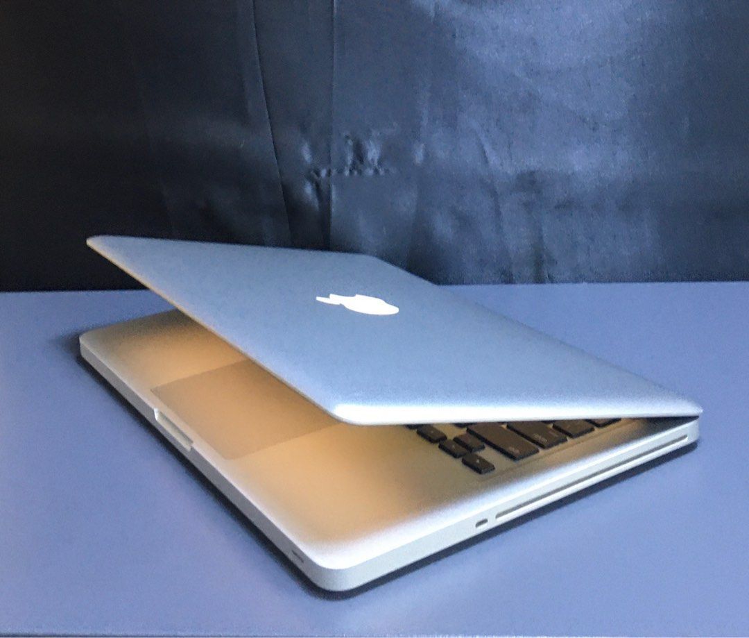 Apple MacBook Pro 13” I5/8GB/256GB SSD $140