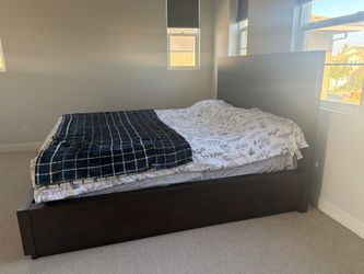 Kind Bed frame with Mattress & side table